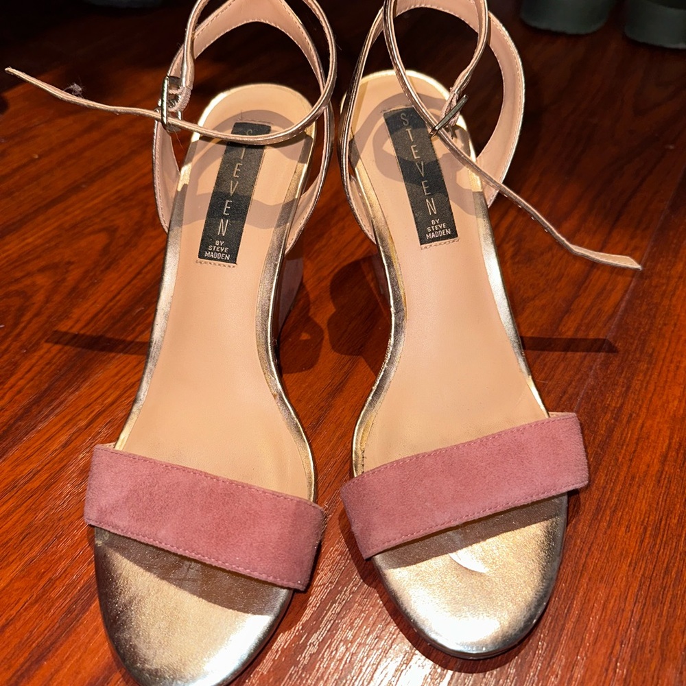 Seven7 Women's Blush and Gold Heels